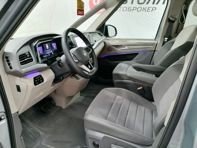 Купить б/у Volkswagen Multivan, 2022 год, 150 л.с. в России